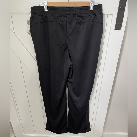 Russell - Picture 3 of 4